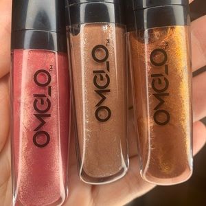 Omglo lip glosses